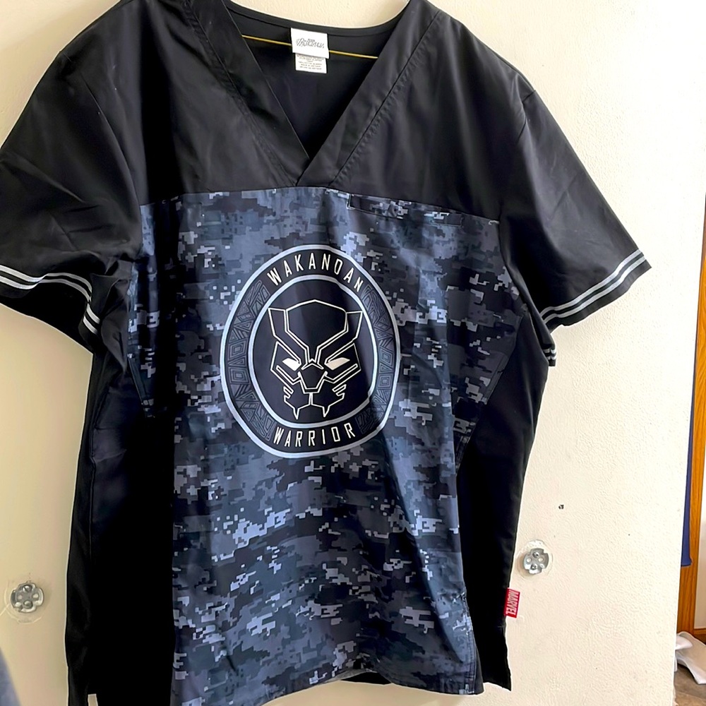 Mens scrub top